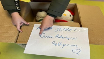 Bayraklılı miniklerden duygulandıran mesaj