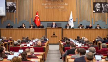 <strong>İzmir Büyükşehir Belediye Meclisinin CHP ve İYİ Partili meclis üyeleri huzur haklarını depremzedeler için bağışladı</strong>