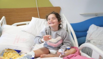 AFAD’ın kurtardığı minik Derin, gülüşüyle yürekleri ısıtıyor