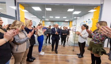 İzmir Büyükşehir Belediyesinin kampanyasında depremzedeler için 350 milyon lira toplandı