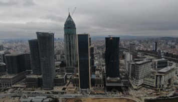 Ümraniye’de finans merkezinde yangın paniği