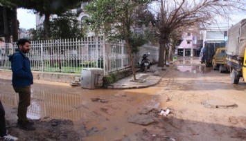 Kemeraltı esnafının bozuk yol çilesi: “Caddeyi afet bölgesi ilan ettik”