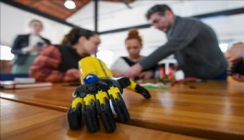 FabrikaLab İzmir’de Robotel üretildi