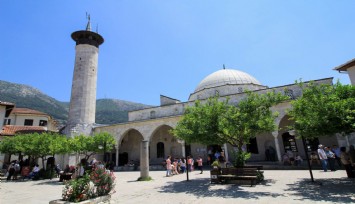 Deprem değerli turizm varlıklarına da hasar verdi