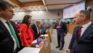 AK Partili Saygılı Büyükşehir Meclisi’ni takip etti