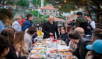 İmece usulü iftar yemeğinde dayanışma örneği
