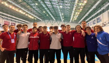 İzmir’e sutopunda çifte kupa