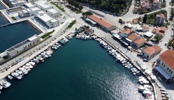 Foça’da bayram hareketliliği yaşanıyor