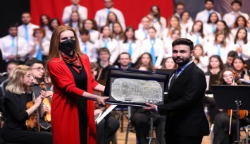 Dokuz Eylül’ün Kutlu Gün Marşına büyük ilgi