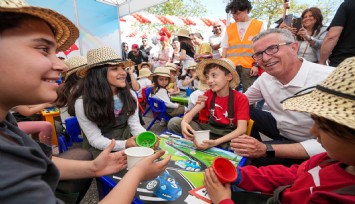 Gaziemirli çocuklar bayramını coşkuyla kutladı