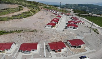 İzmir’deki heyelan mağdurları yeni evlerine kavuştu