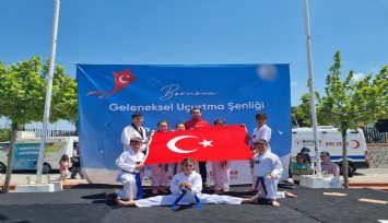 Bornova Çamkule’de gökyüzü uçurtmalarla renklendi