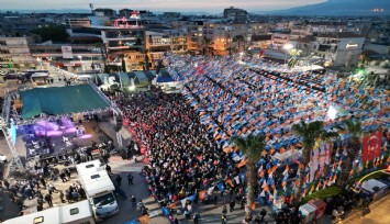 Menemen’de AK Parti’den gövde gösterisi