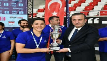 İzmir’in süper kızları