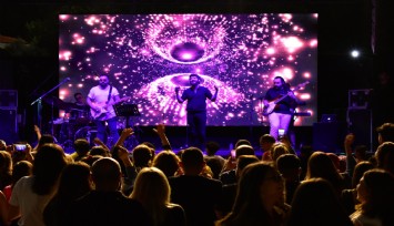 Balçova’da gençler Narkoz ile coştu