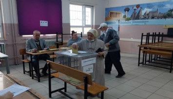 İlk oylar sandıkta