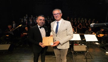 Türküler, depremde yaşamını yitirenler anısına seslendirildi