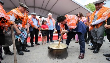 Başkanlar keşkek dövdü