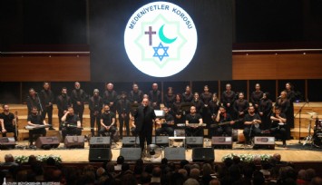 Şarkılar depremzedeler için söylendi