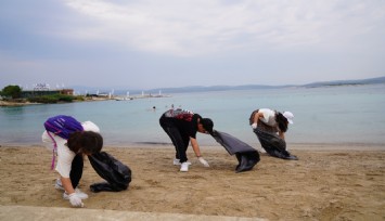 Seferihisar’da çevre gönüllüleri seferber oldular