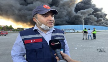 Manisa İtfaiye Daire Başkanı İnal: “Alevlerin iş yerlerine sirayet etmemesi için soğutma çalışmaları sürüyor”