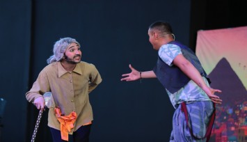 Aliağa’da tiyatro şöleni ‘Şeker Portakalı’ ile başladı