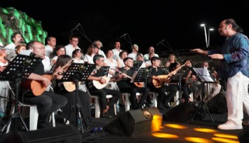 Seferihisar’da Türk Halk Müziği esintisi