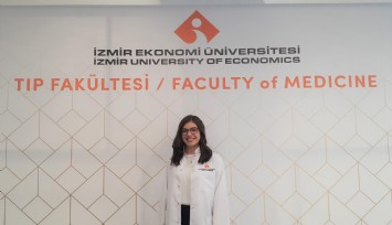 Sanatçı doktora İEÜ’den sanat bursu