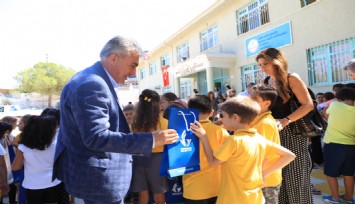 Güzelbahçe Belediyesi’nden öğrencilere kırtasiye desteği