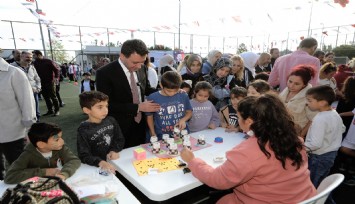 Bayraklı’da çocuklar mahalle şenliğinde buluştu 