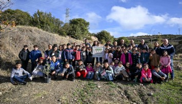 Bornova’da 24 Kasım hediyesi: Ölmez ağaç