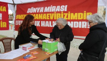 Meryem Ana Otopark'ı için mücadele devam ediyor: Kampanya için imza standı kuruldu