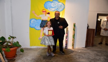 9 yaşındaki genç sanatçının sergisi yoğun ilgi gördü