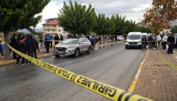 Aracından inip intihar etti