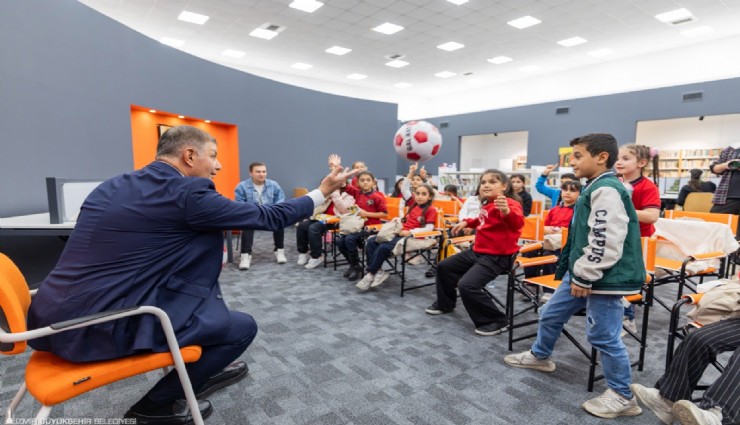 Başkan Tugay okudu, Kadifekaleli çocuklar dinledi
