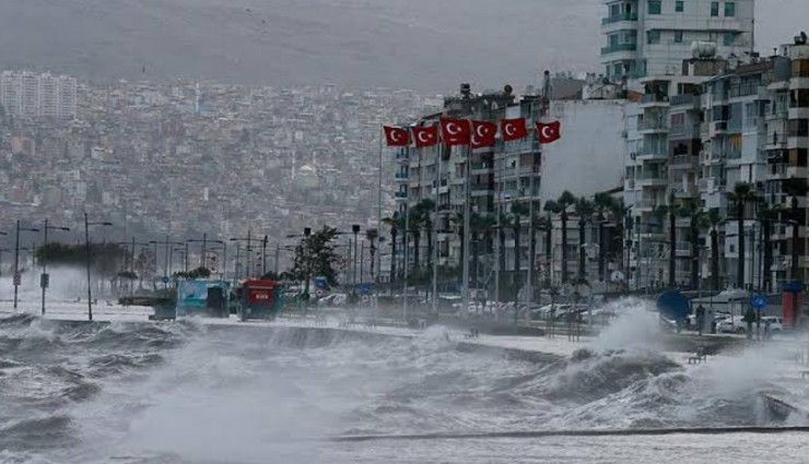 İzmir, Aydın, Muğla ve Denizli için şiddetli yağış, sel ve hortum uyarısı