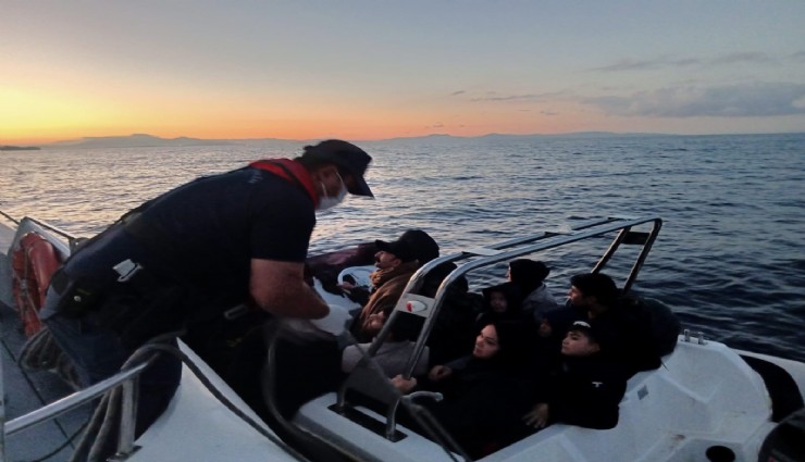 İzmir'de 72 düzensiz göçmen yakalandı, 31 göçmen kurtarıldı