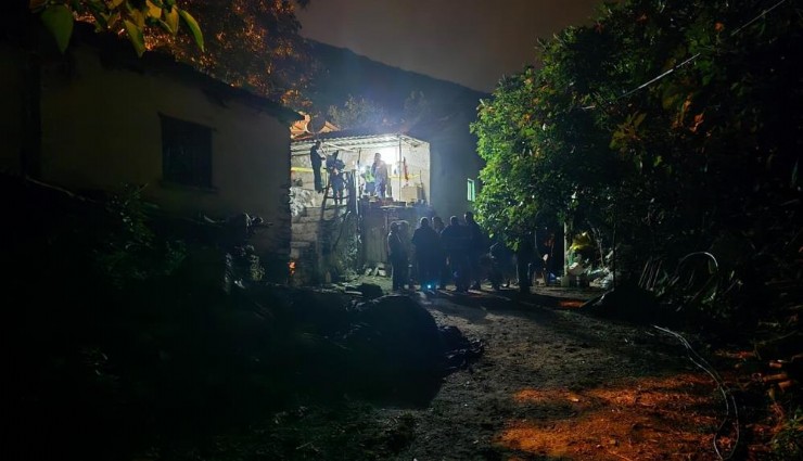 İzmir’de aile faciası: Oğlunu öldürdü, eşini ağır yaraladı