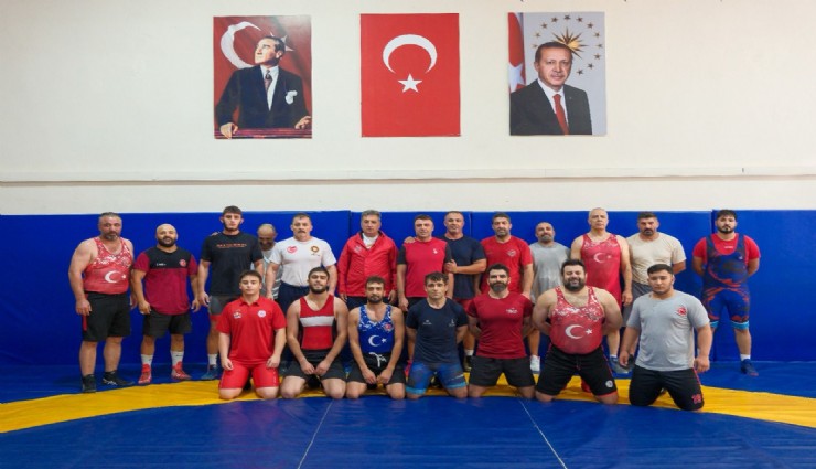 İzmirli güreşçiler, Macaristan’daki Veteranlar Dünya Şampiyonası’na hazır