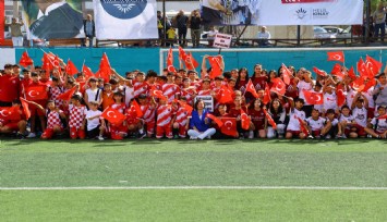 Karabağlar’da amatör spor kulüplerine büyük destek