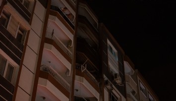 Kendisinden şikayetçi olan eşine kızıp evi ateşe verdi