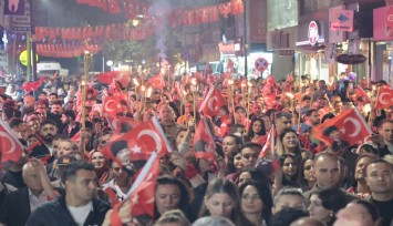 Menemen'de binler, Cumhuriyet sevgisiyle yürüdü