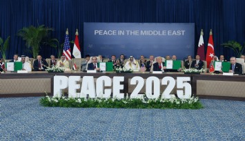 Mısır’daki Barış Zirvesi’ne katılan liderlerden aile fotoğrafı