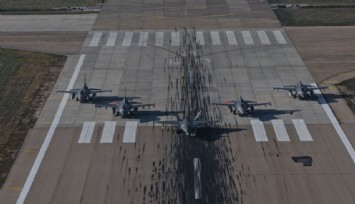 Bayraktar KIZILELMA 'hava-hava' füzesiyle hedefi vurdu