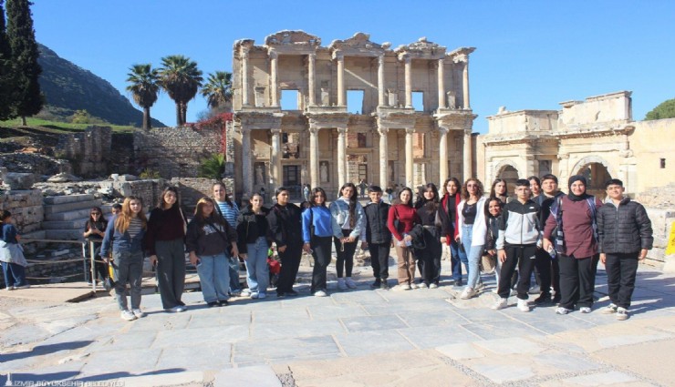 Büyükşehir’den öğrencilere tarih ve müzik molası