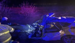 Afyonkarahisar’da beton mikserine çarpan sürücü hayatını kaybetti