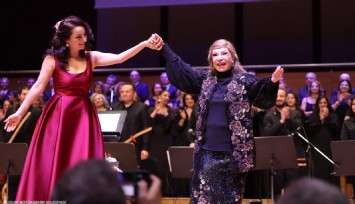 Bedia Akartürk'ten Büyükşehir korosuna yeni yıl sürprizi