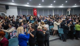 Bornova’da Prof. Dr. Üstün Dökmen ile ilham veren buluşma