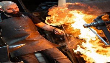 Ekmeklerini Kemeraltı’nda ateşten çıkarıyorlar: Fabrikasyon üretime 'örs ve çekiçle' direniyorlar