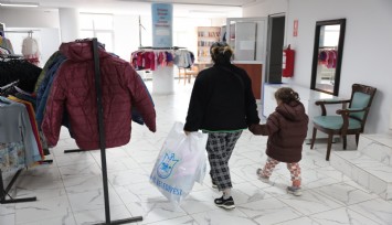 Konak’ta yürekleri ısıtan dayanışma: Giysi Market kış sezonuna hazır